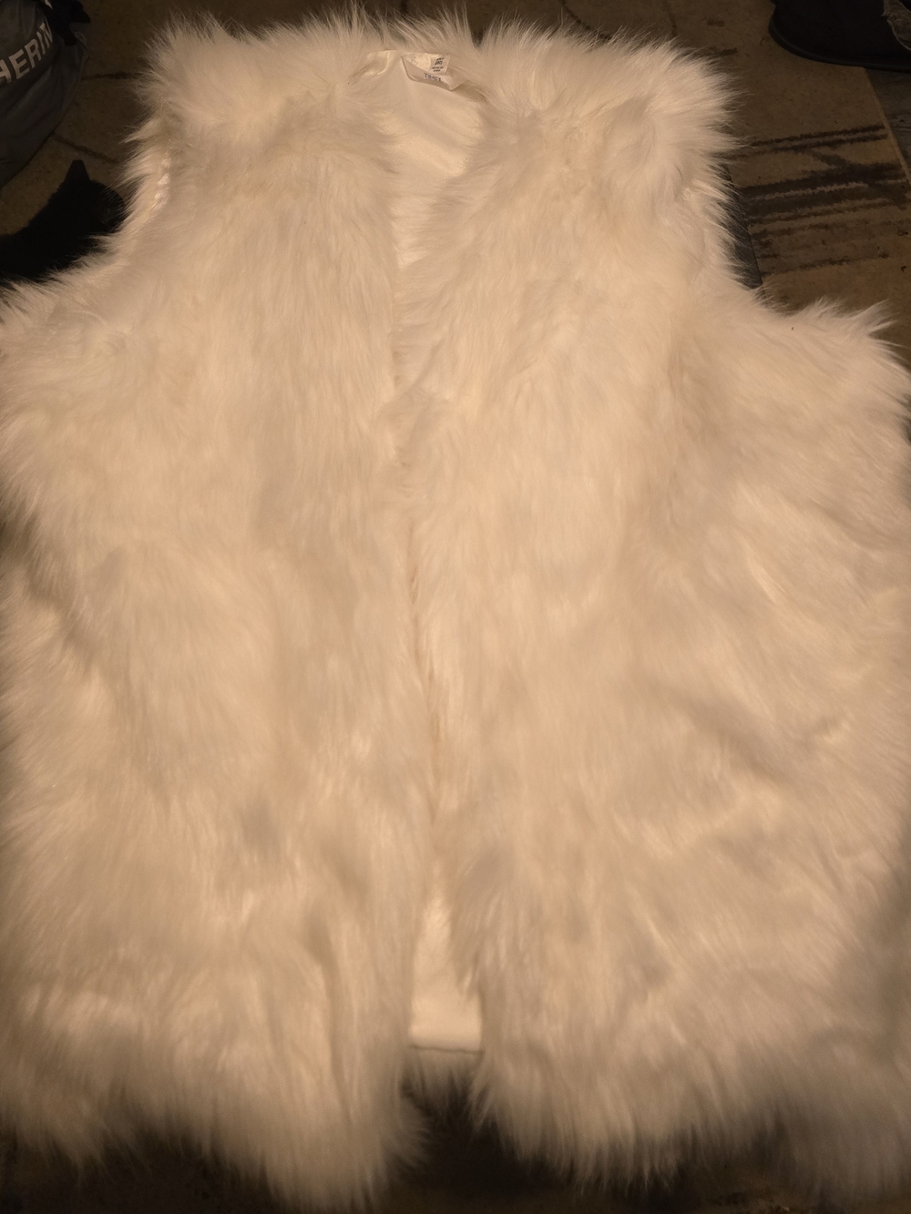 Time and Tru Womens White Faux Fur Vest